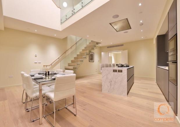 House Lovat Lane in London