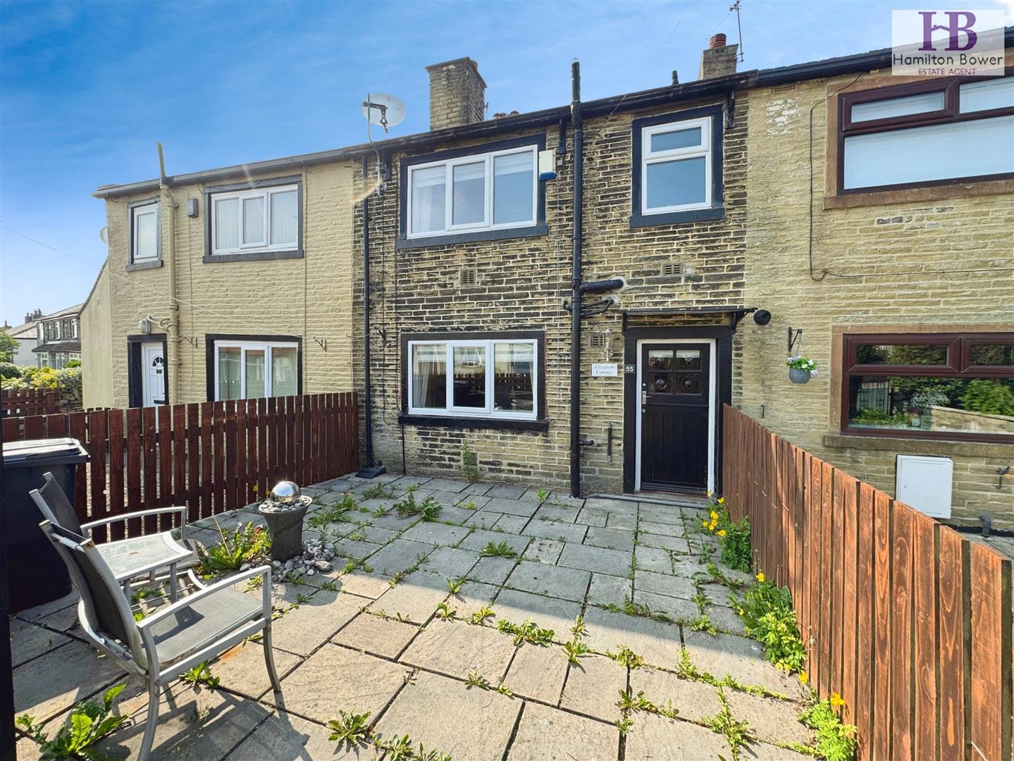 House Newlands Grove in Calderdale