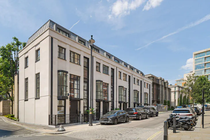 House Lancelot Place in City of Westminster