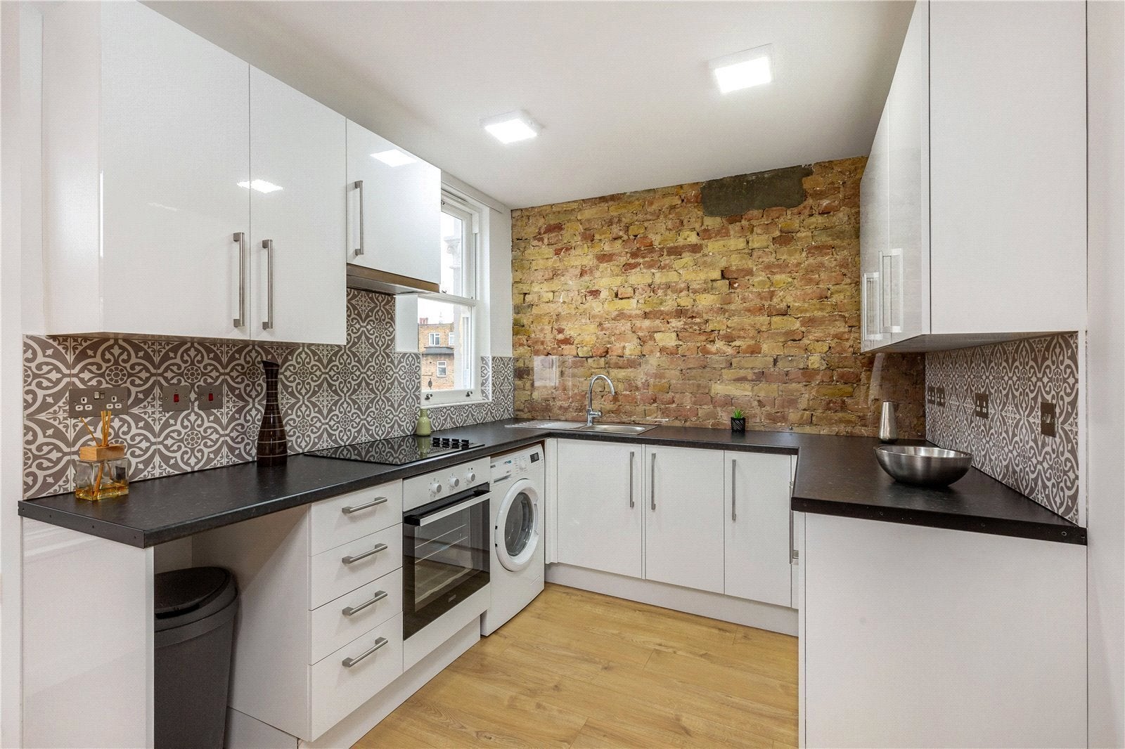 Flat Inglethorpe Street in Greater London