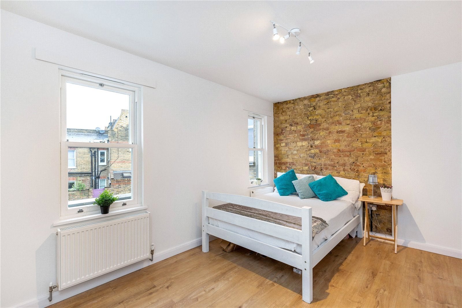 Flat Inglethorpe Street in Greater London