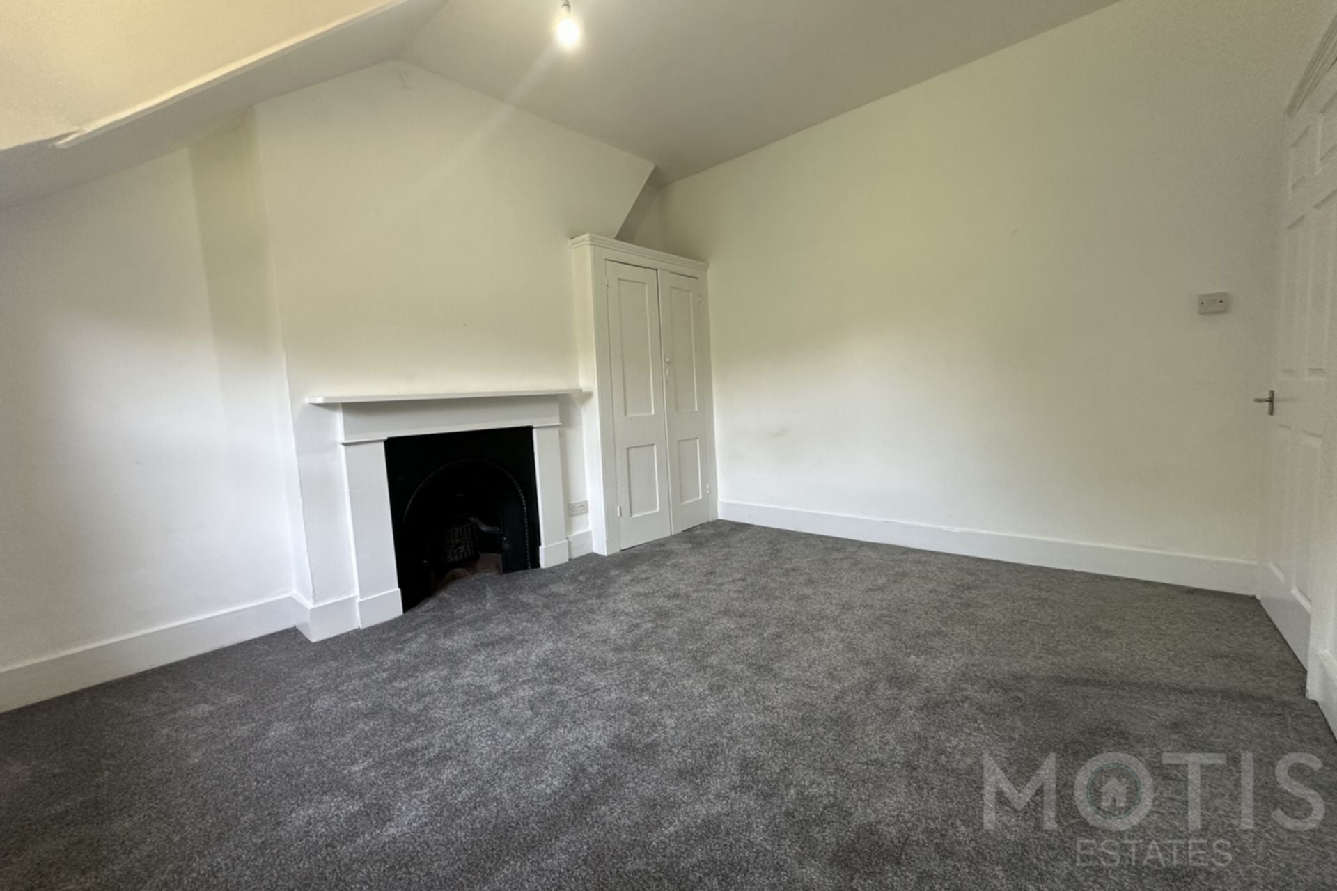 Flat Brockman Road in Folkestone and Hythe District