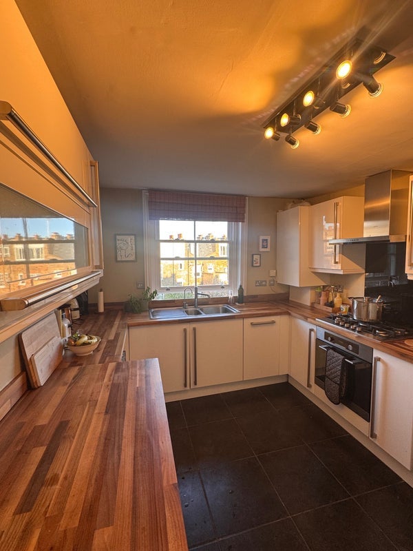 Room Barnsbury Road in Greater London