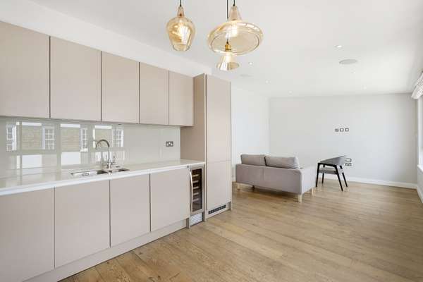 Flat Regency Street in City of Westminster