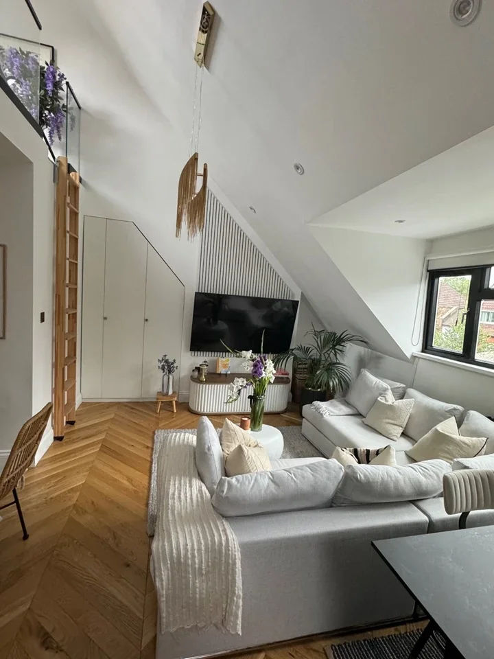 Flat Esmond Road in Greater London