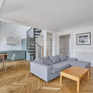 Flat Place de Clichy in Paris