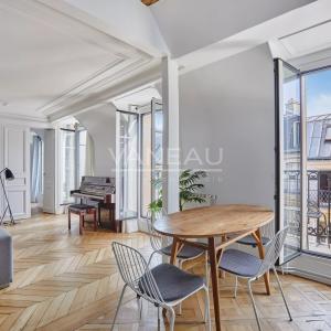 Flat Place de Clichy in Paris