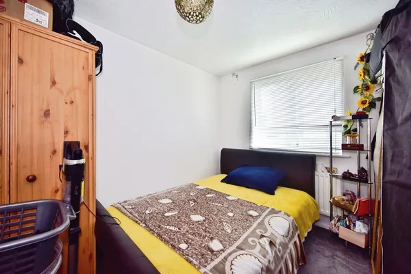 Flat Clifford Way in Maidstone