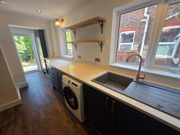 Room Clarendon Road in Luton