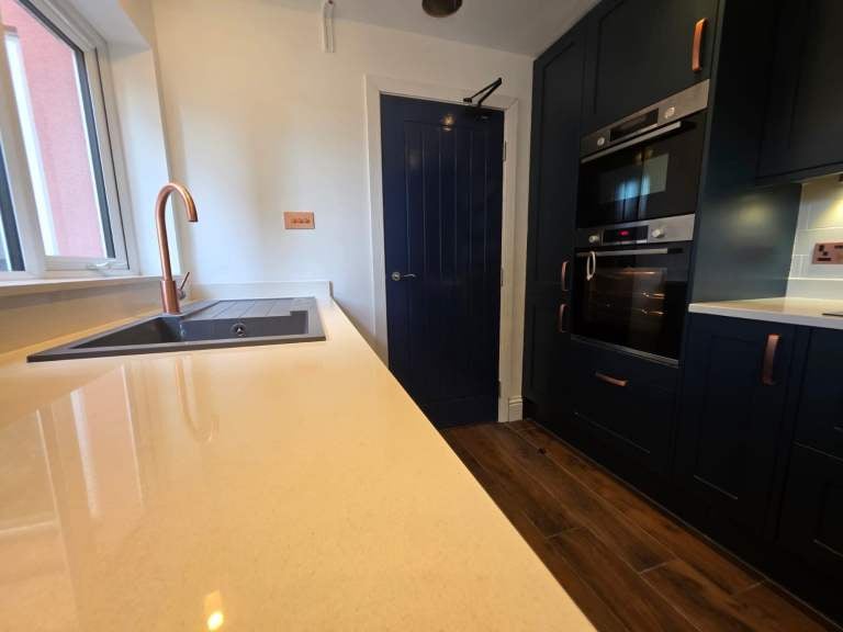 Room Clarendon Road in Luton