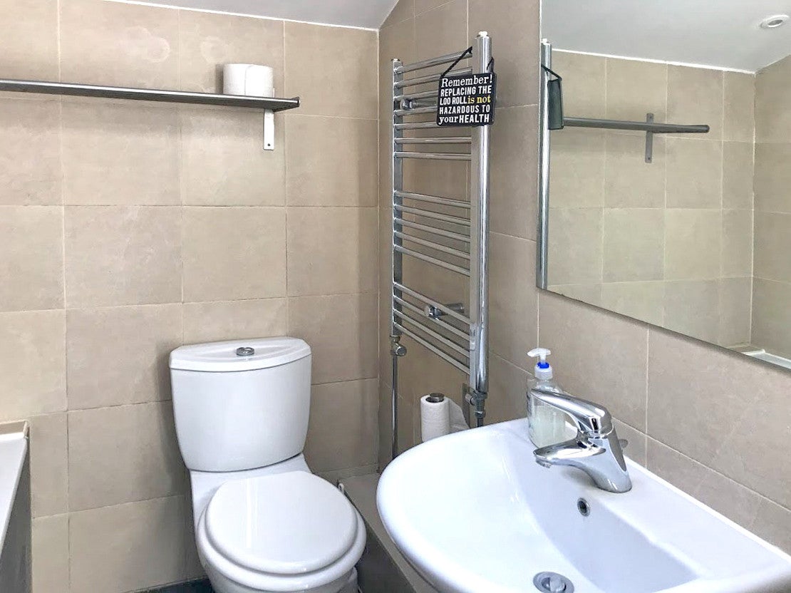 Flat Gliddon Road in Greater London