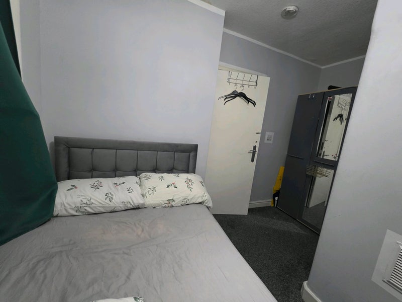Room Wilbraham Road in Manchester