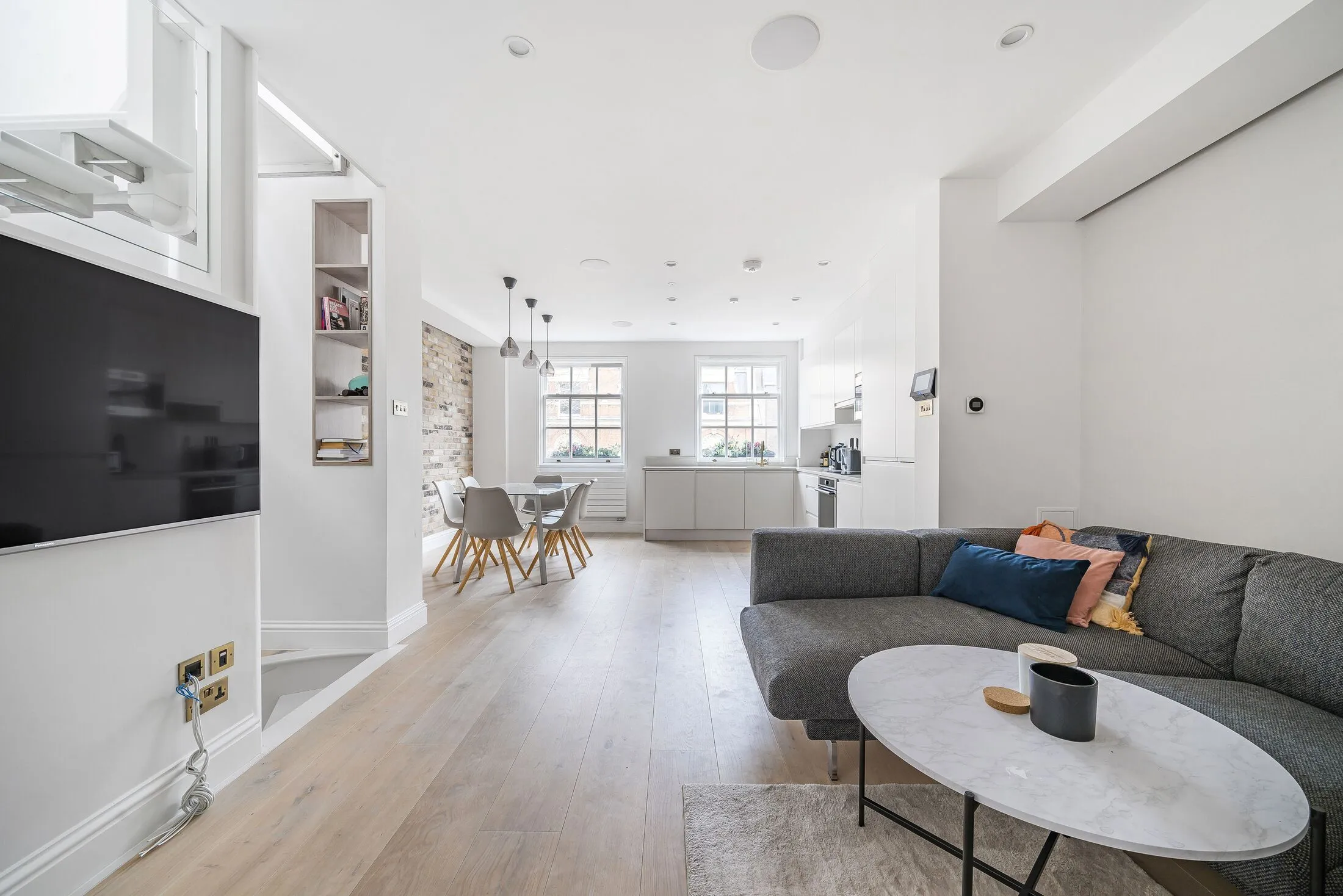 Flat Charlotte Street in Greater London