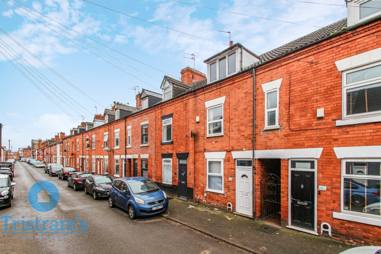 House Carlingford Road in Ashfield
