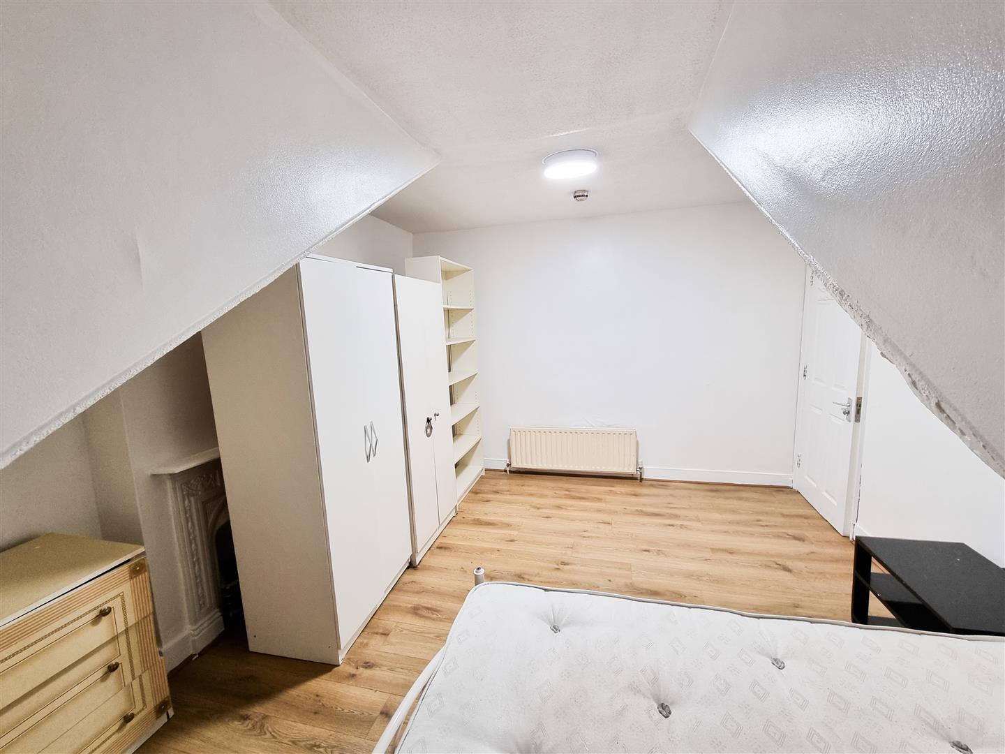 Room Cameron Road in Greater London