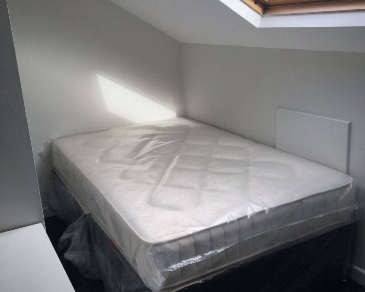 Room Whitham Road in Sheffield