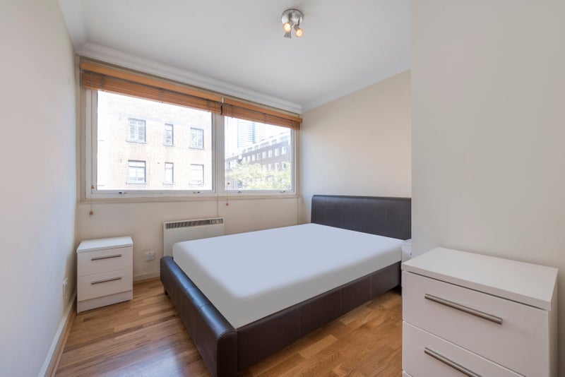 Room Fitzroy Street in Greater London