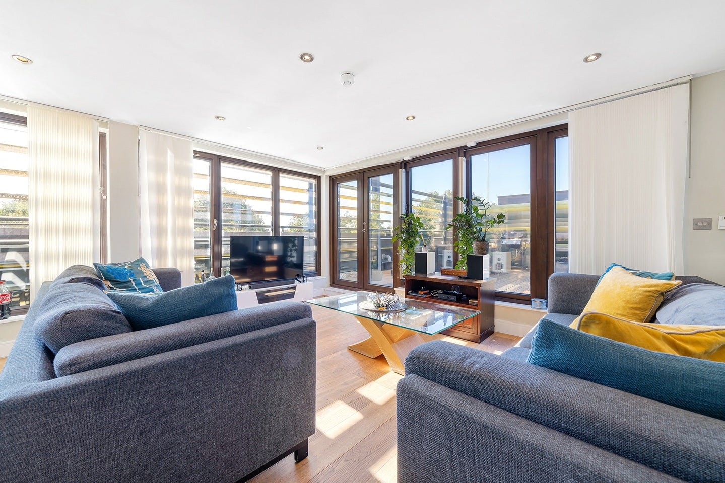 Flat Brixton Hill in Greater London