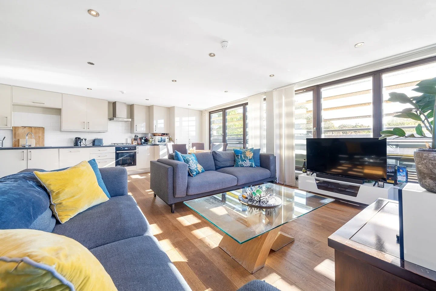 Flat Brixton Hill in Greater London