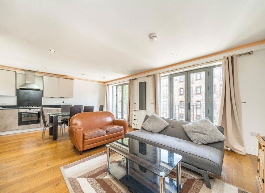 Flat Shenley Road in Greater London
