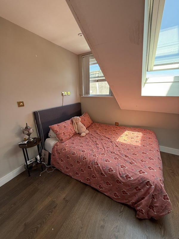 Room Holloway Road in Greater London