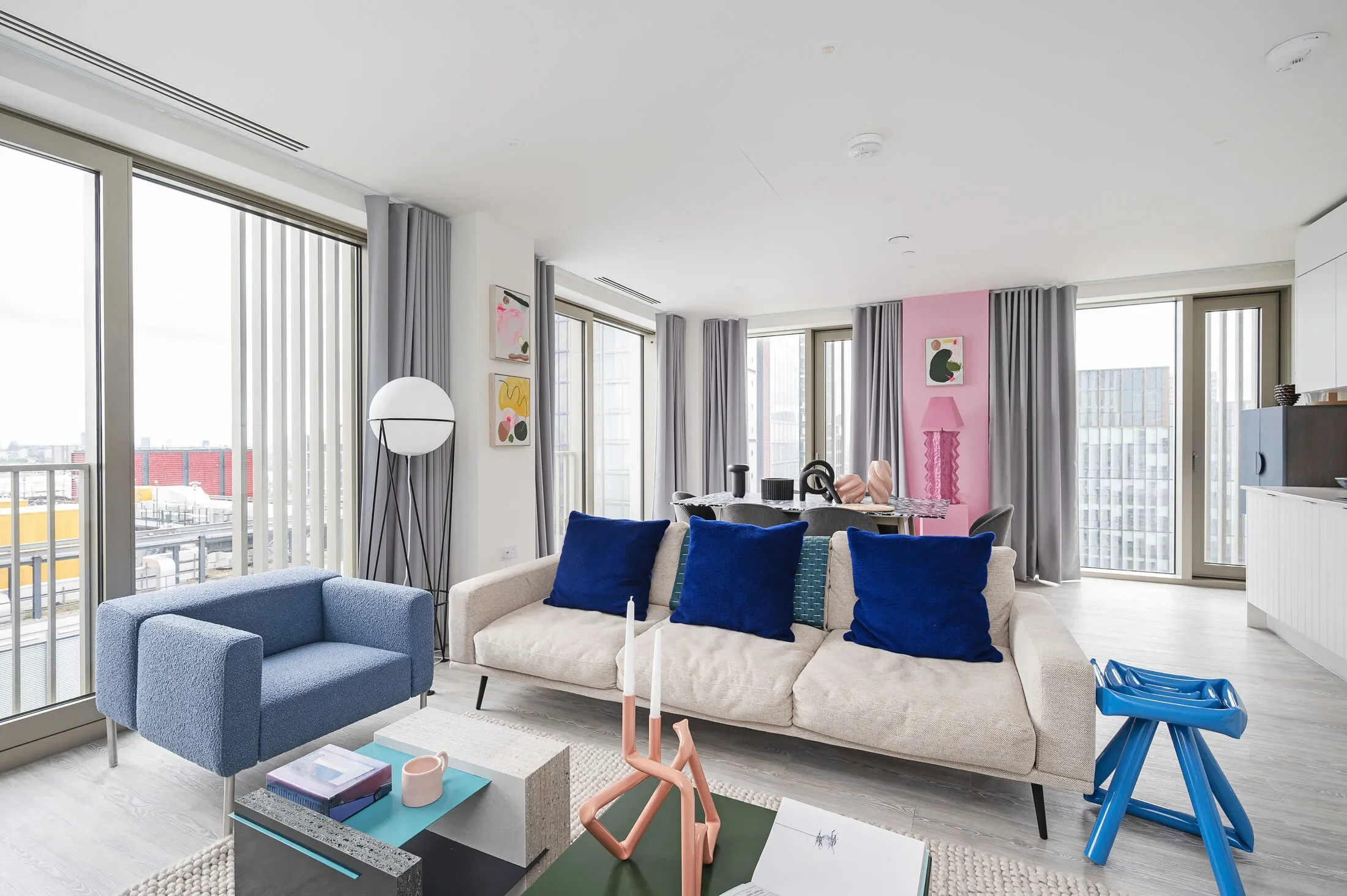 Flat Westfield Avenue in Greater London