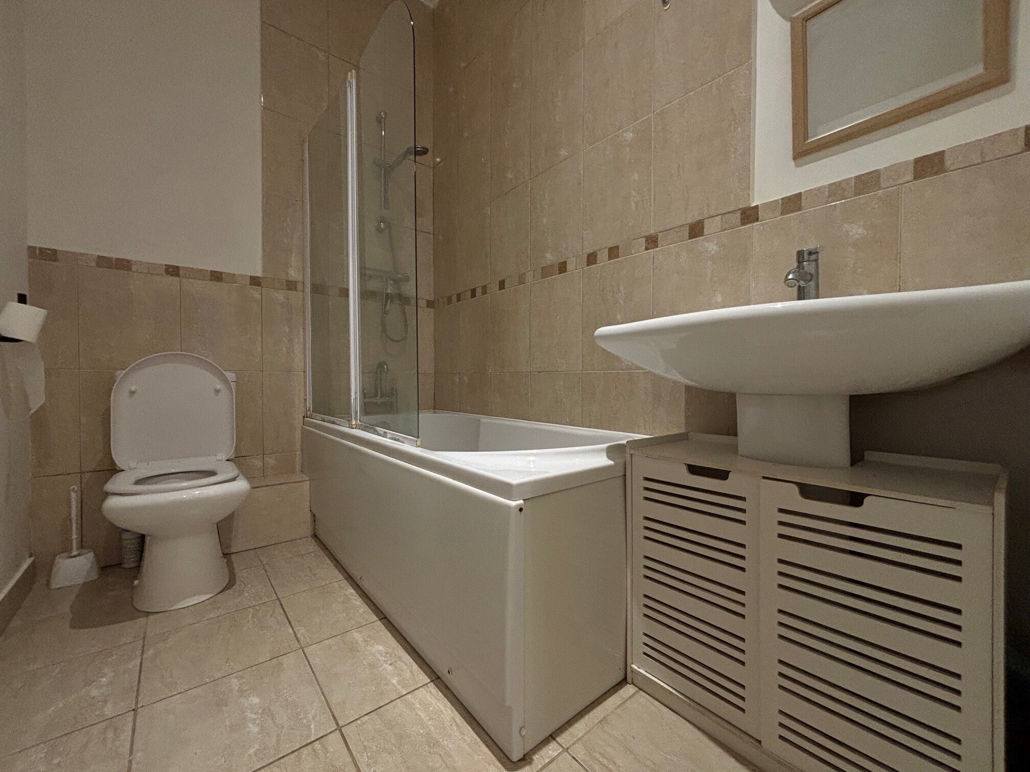 Flat Lansdowne Road in Bedford