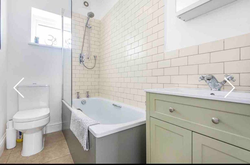 Flat Catford Hill in Greater London
