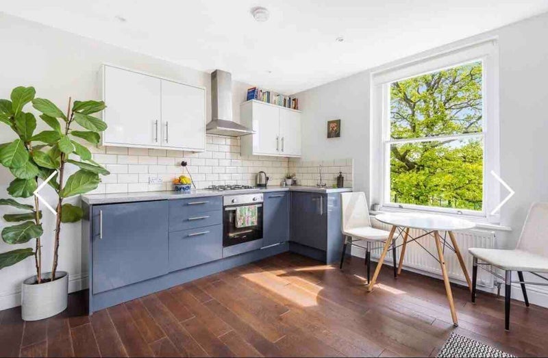 Flat Catford Hill in Greater London