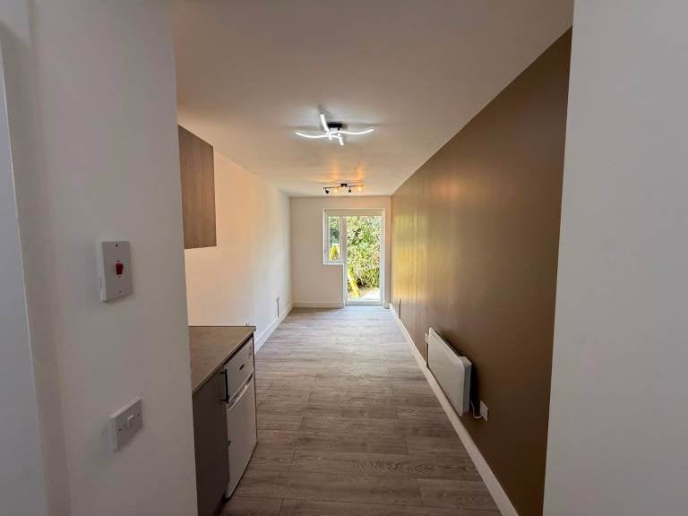 Flat Selan Gardens in Greater London