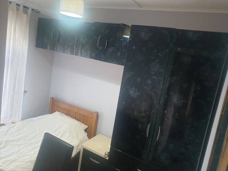 Room Ramillies Road in Greater London