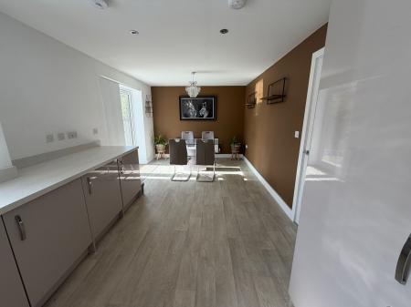 Flat Walnut Close in East Lindsey
