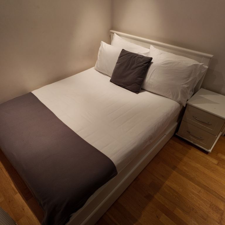 Flat Lower Richmond Road in Greater London