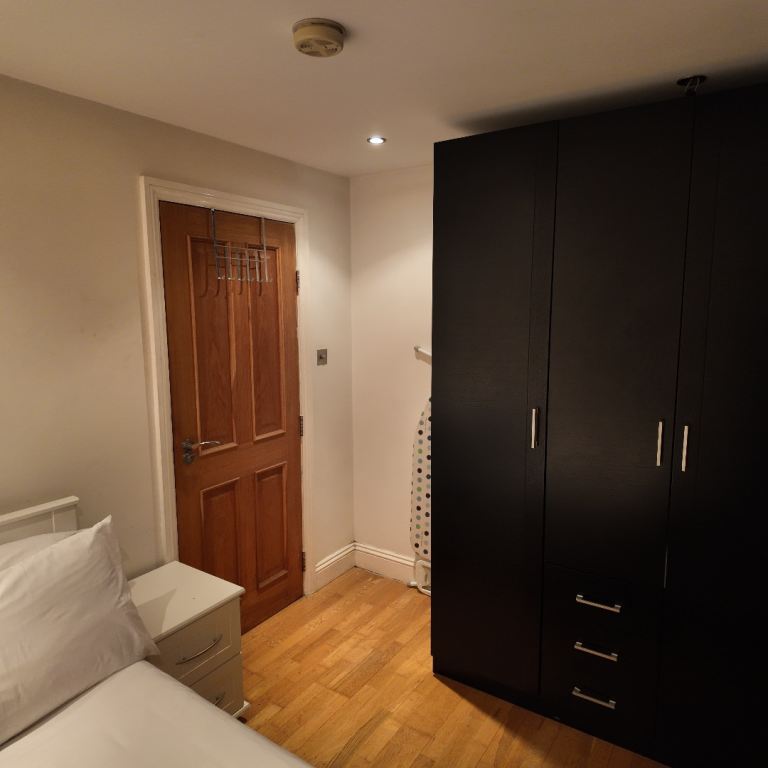 Flat Lower Richmond Road in Greater London