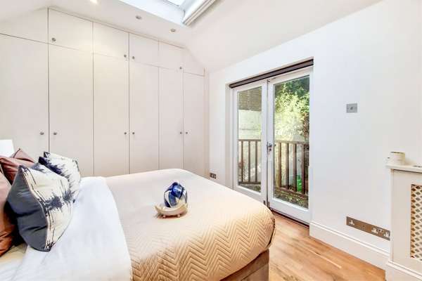 Flat Windmill Hill in Greater London