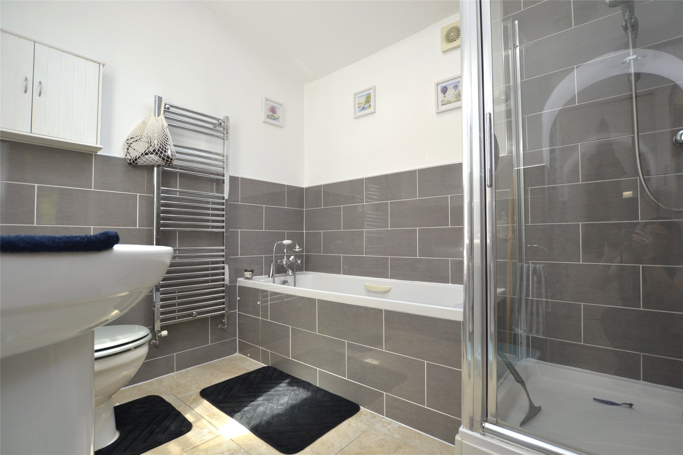 Room Innsworth Lane in Gloucester