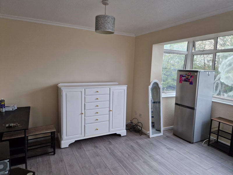 Room Taylifers in Harlow