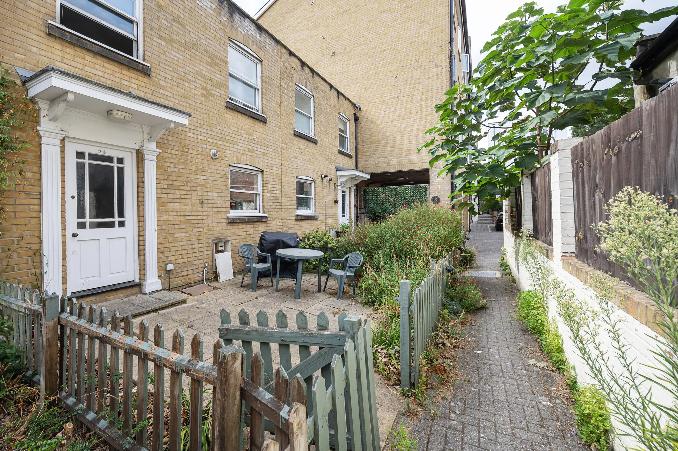 House Goldman Close in Greater London