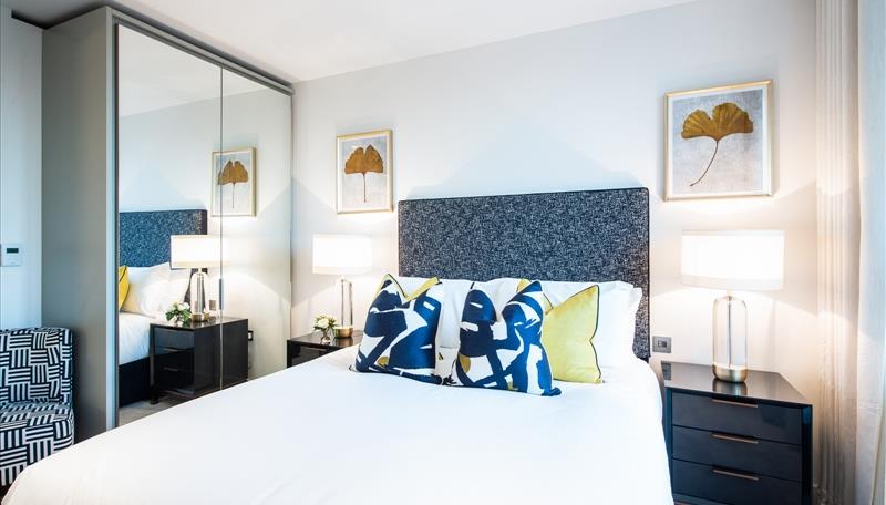 Flat TOTTERIDGE COMMON in London