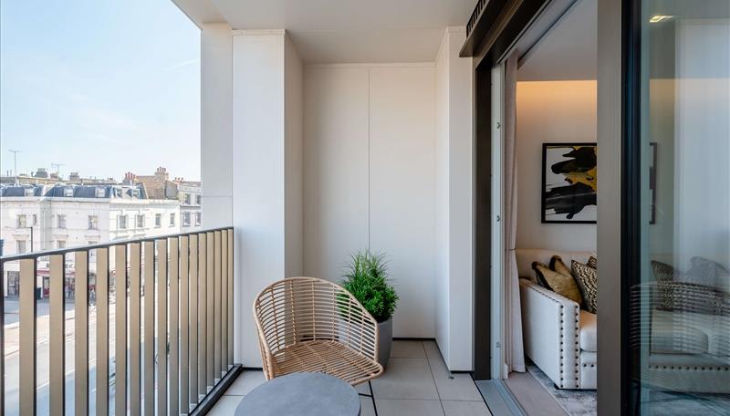 Flat TOTTERIDGE COMMON in London