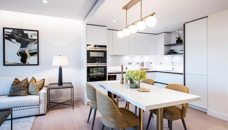 Flat TOTTERIDGE COMMON in London