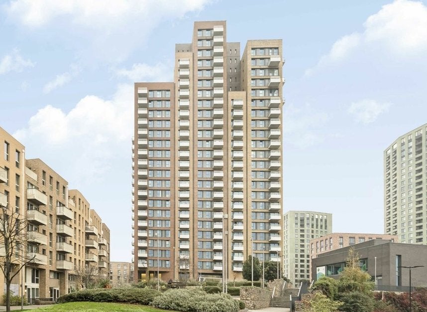 Flat Jefferson Plaza in Greater London