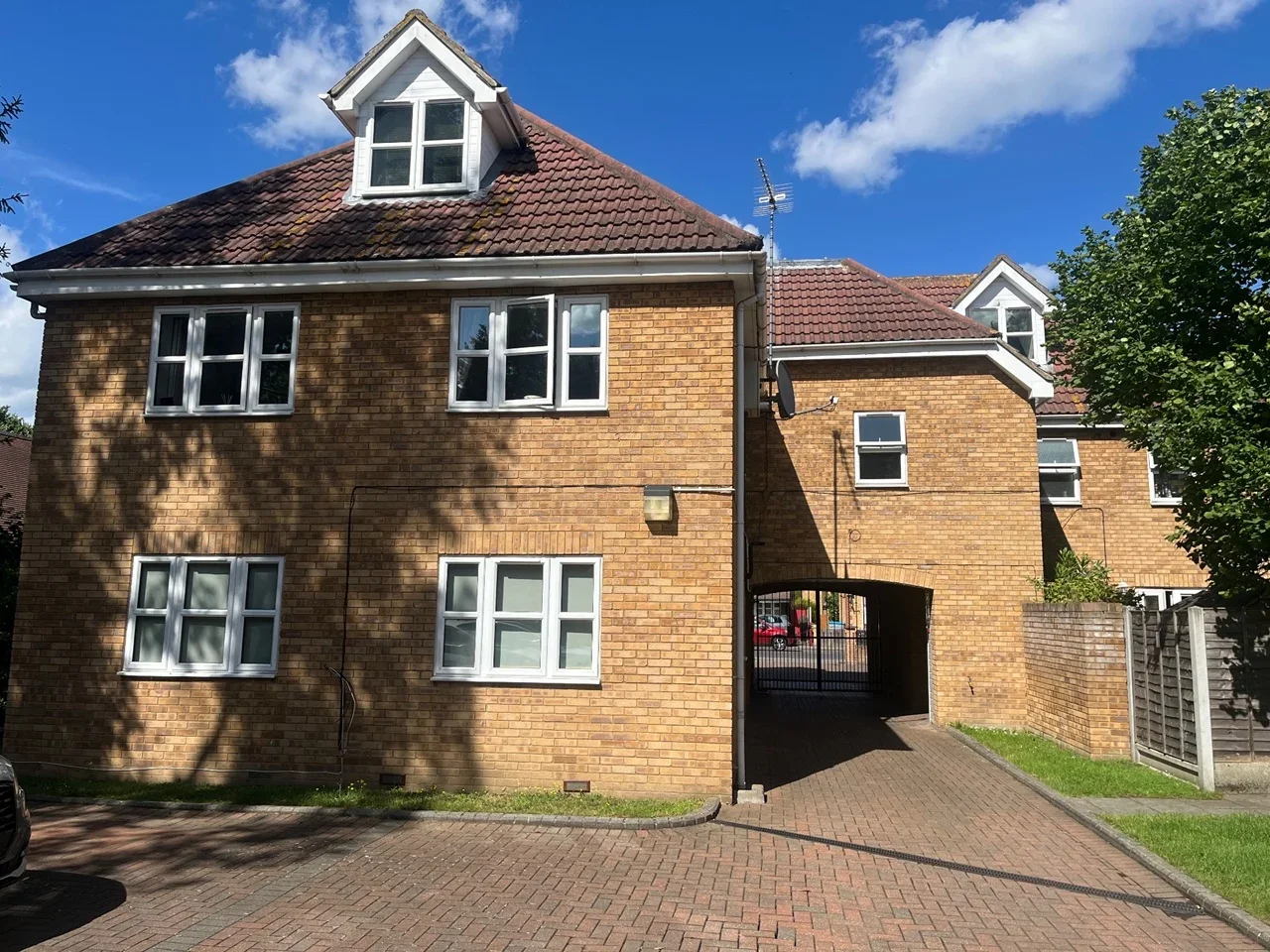 Flat Mawney Road in Greater London