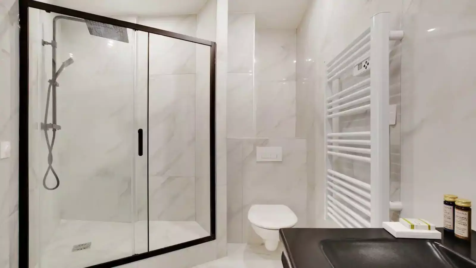 Appartement Rue du Colisée à Paris