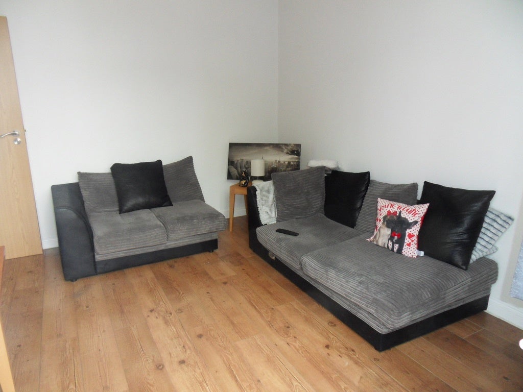 Flat Dagmar Avenue in Greater London