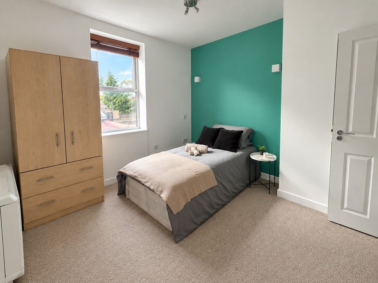 Flat Beckenham Road in Greater London