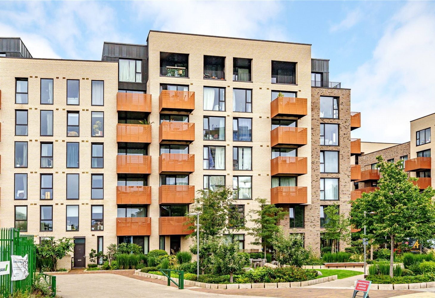 Flat Forrester Way in Greater London