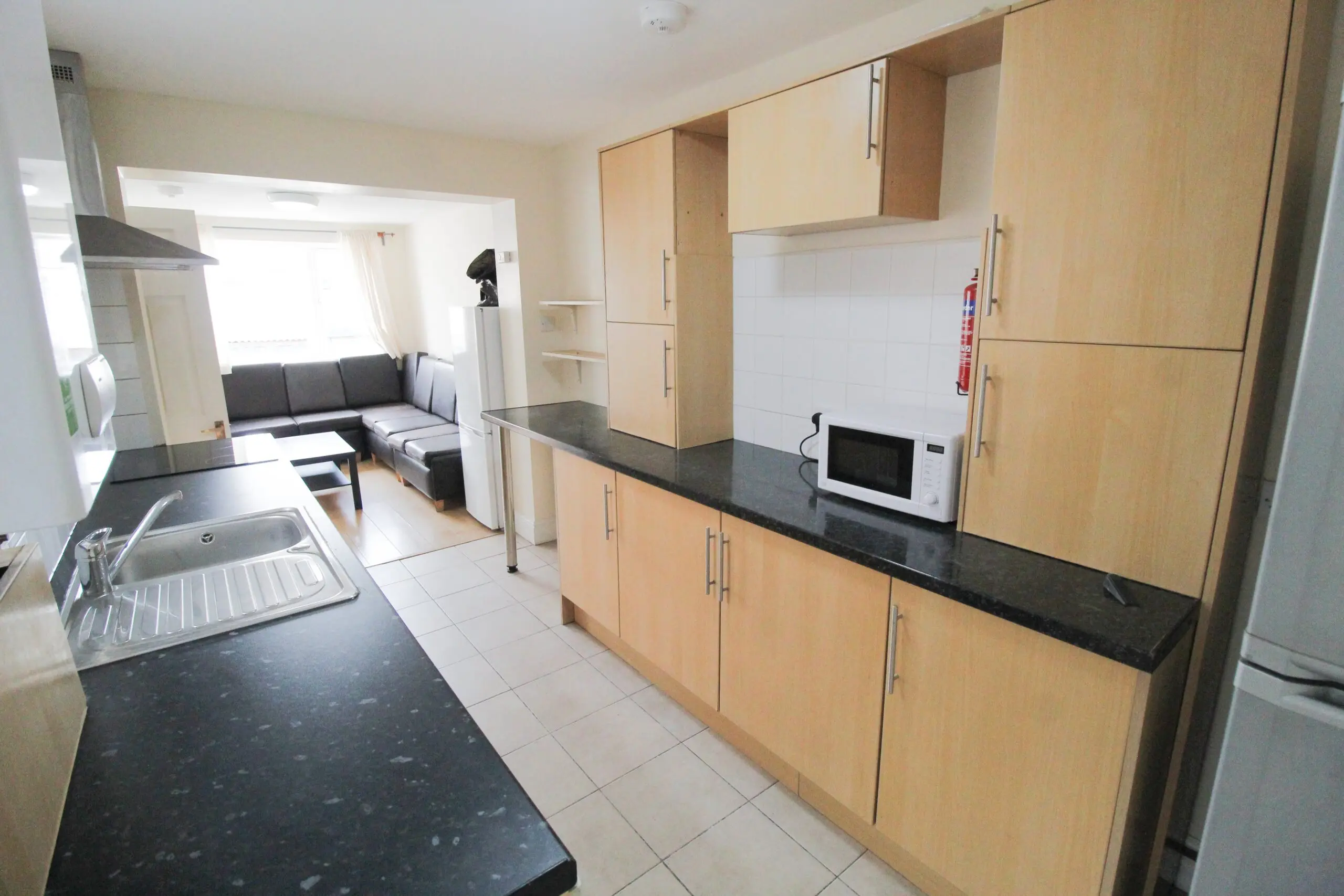 Room King Street in Pontypridd