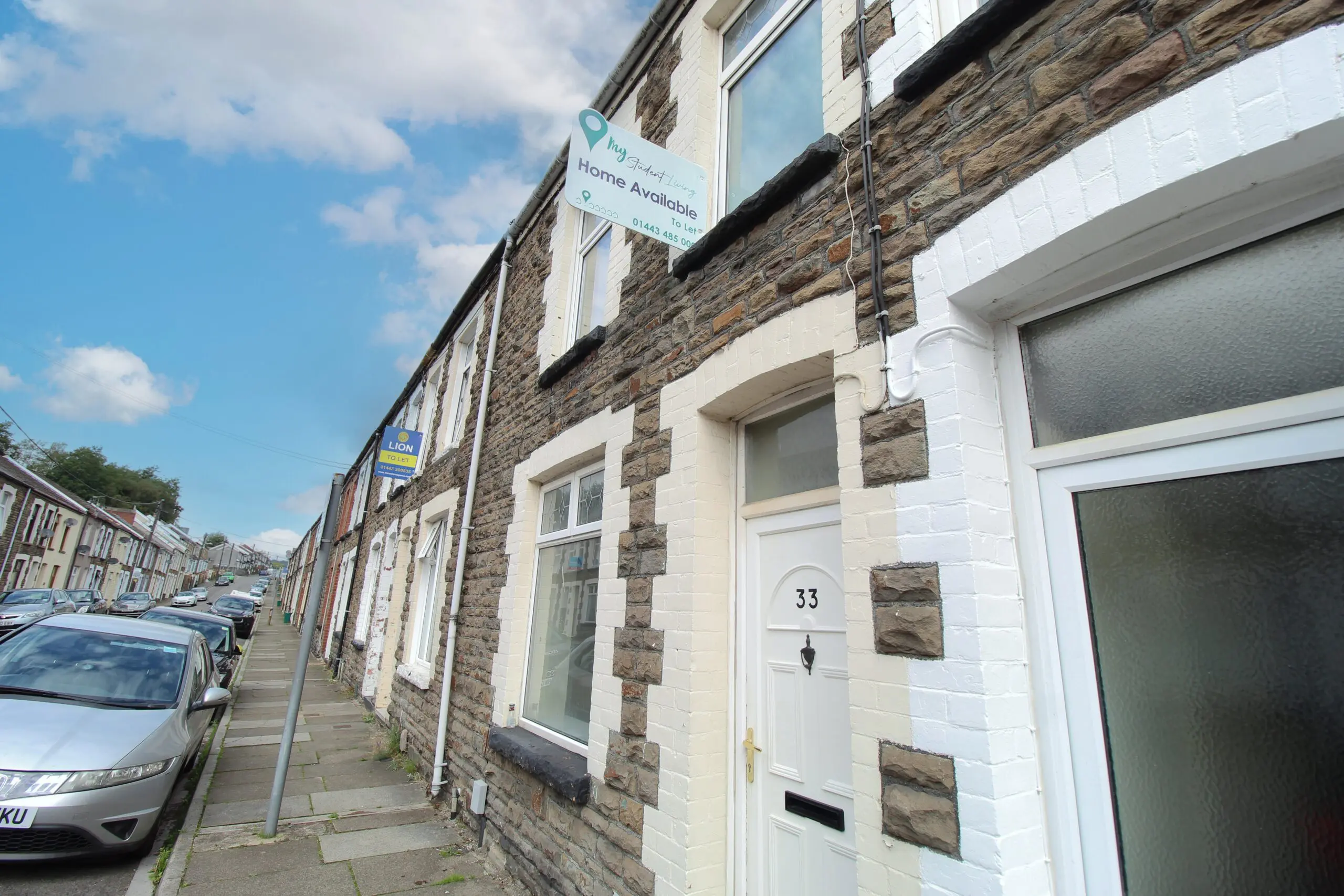 Room King Street in Pontypridd