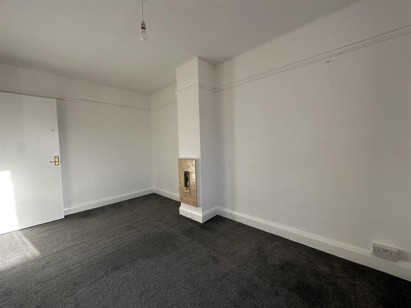 Flat Ruislip Road in Greater London